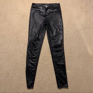 Aritzia TNA Glossy “Pleather” Leggings | Size Medium